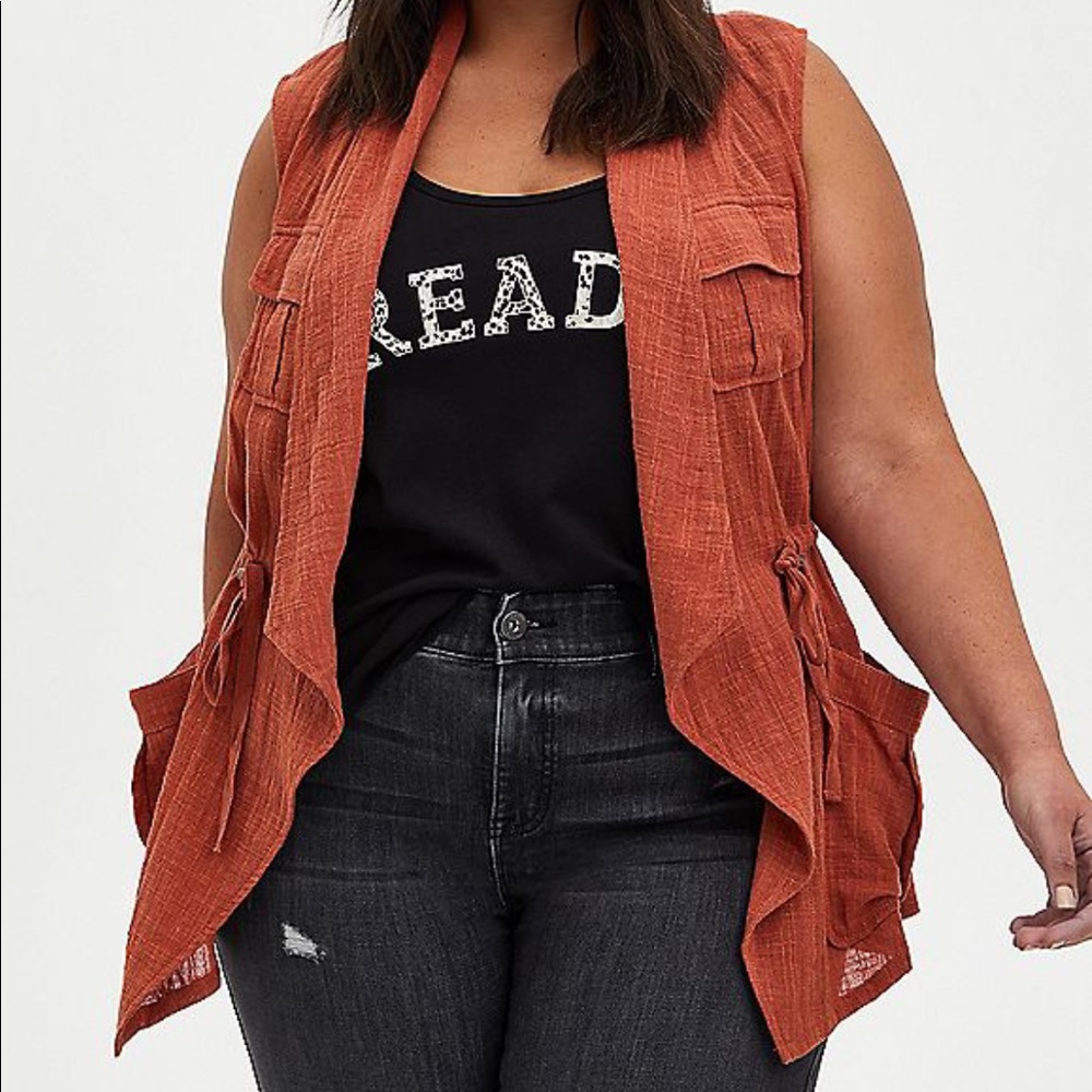 AUBURN GAUZE DRAPE FRONT VEST (TORRID SIZE 6)